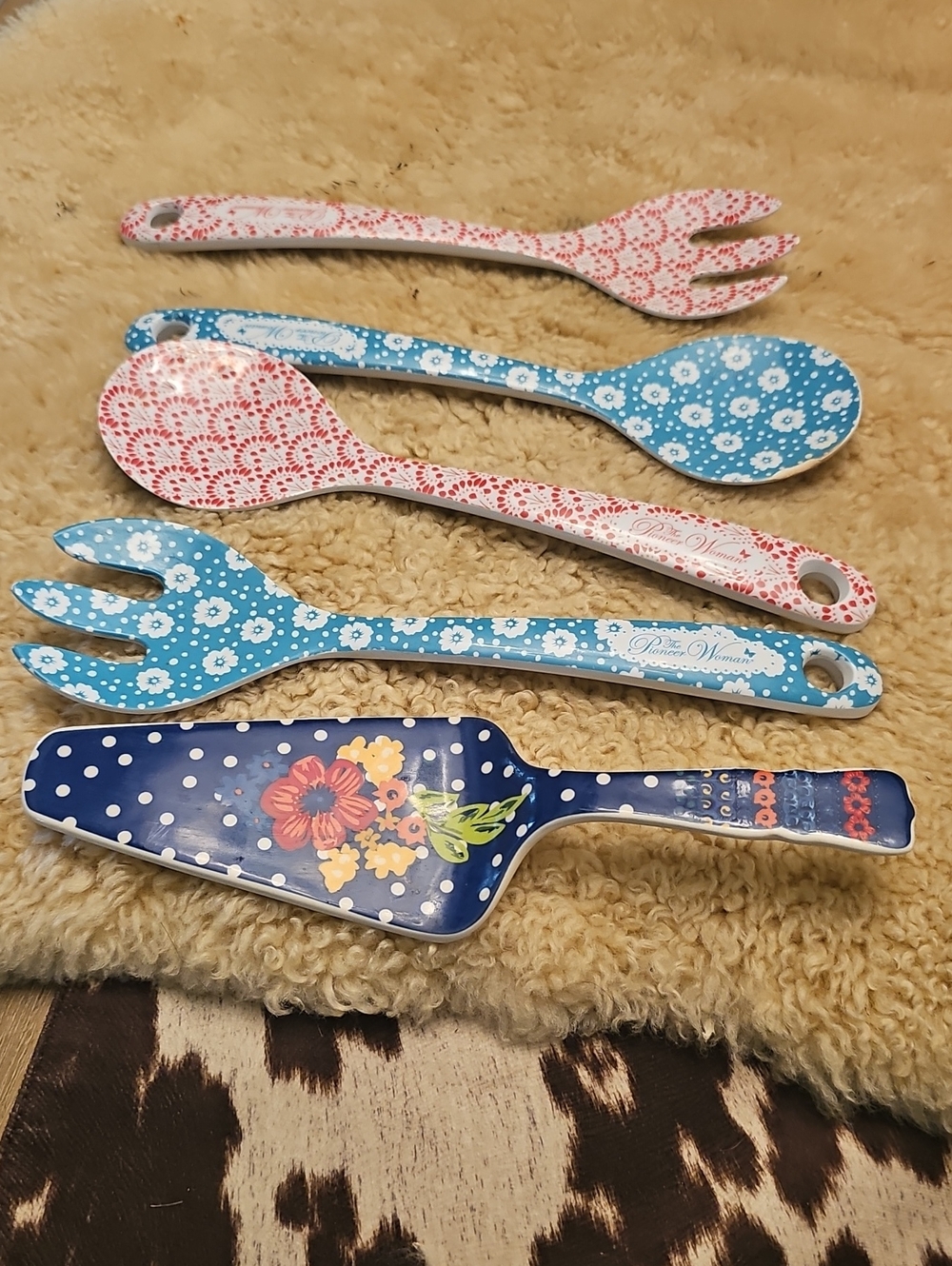 The Pioneer Woman Blue & Pink Floral Decorative Serving Utensils Set